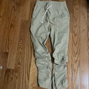 H&M khaki tapered zipper pant size 28 men